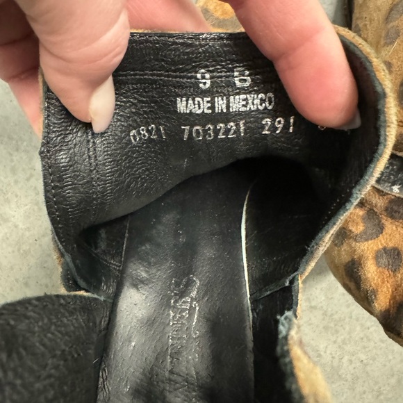 Snip Toe Leopard Print Booties - Picture 4 of 5